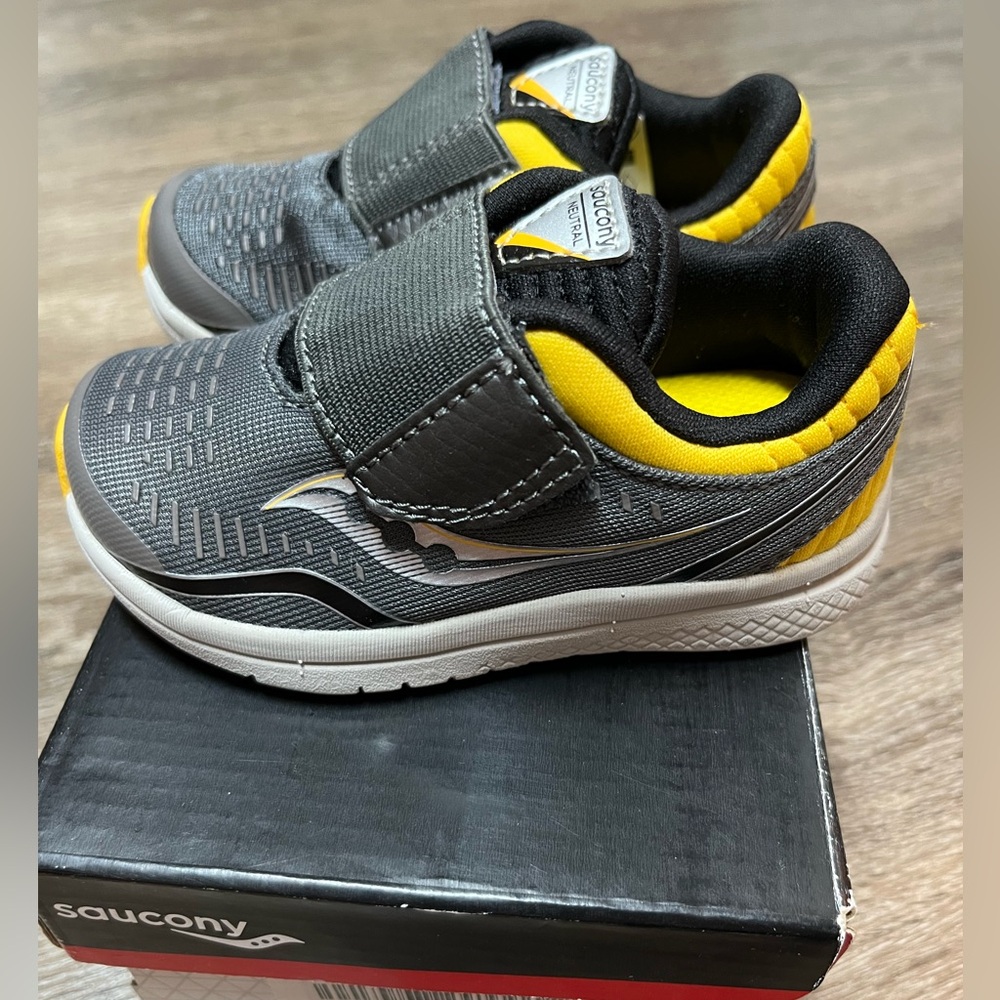 Saucony KINVARA JR Grey Yellow Velcro Strap Baby Toddler Size 5XW - Picture 8 of 10